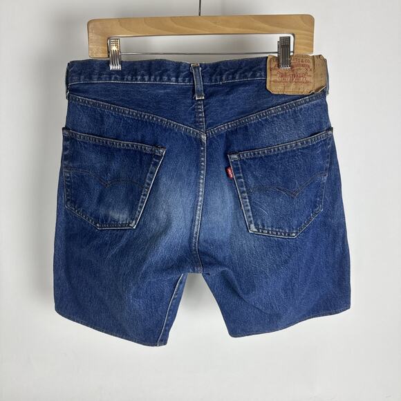 VTG LEVI'S SHORTS 100% Cotton SELVEDGE BUTTON FLY MADE IN USA Measures 33 To 34